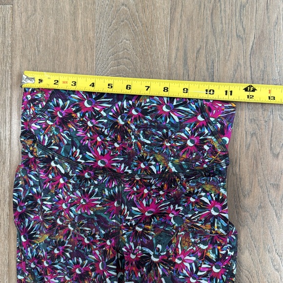 Lululemon Base Pace High-Rise Running Tight 25" Floral Electric Multi Size 4 - Picture 9 of 10